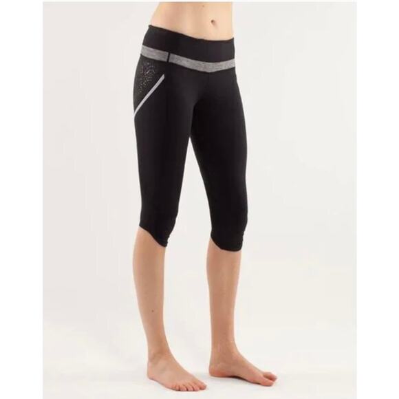 Lululemon Black and Gray Run A Marathon Crop Capri Leggings Size 4 - Picture 1 of 16